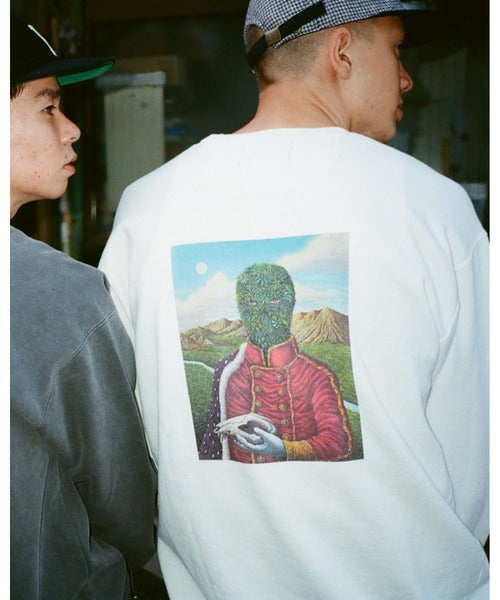 KING CREWNECK SWEATSHIRT