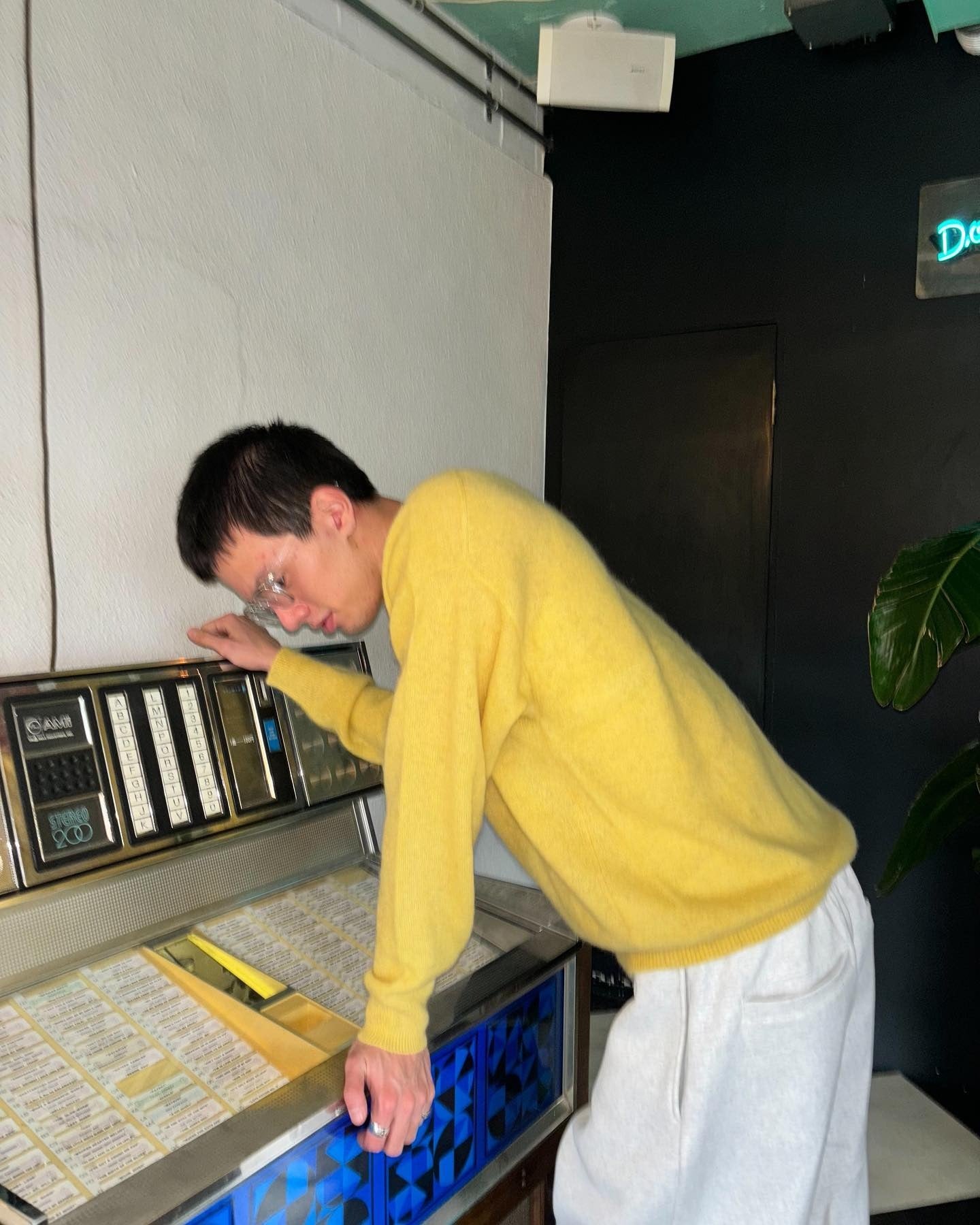 YAKU CREWNECK SWEATER